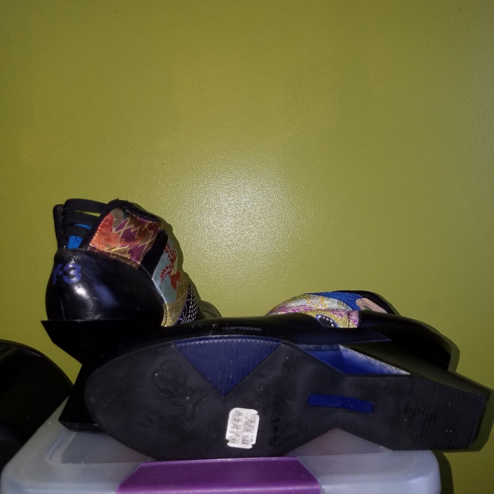 Shoes - Picture 4 of 5